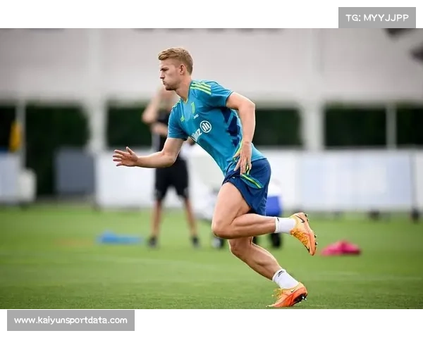 德里赫特有望继续首发曼联大战利物浦红魔防线核心再迎考验